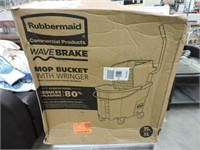 Rubbermaid Mop Bucket W/Wringer