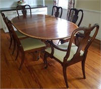 MAHOGANY DINING TABLE WITH 6 CHAIRS