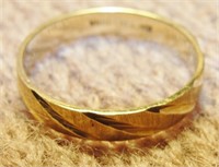 10K Gold Ring Size 6.75   1.7 Grams