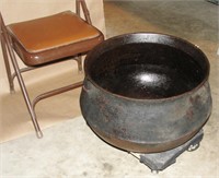 Large Cast iron Pot