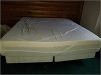 King Size Tempurpedic Matress and Pillows