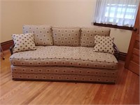 B4- Vintage Couch with Trundle