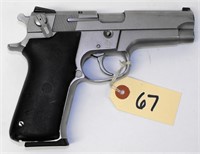 (R) Smith & Wesson 5906 9 Para Pistol