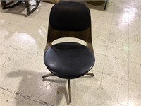 RETRO OFFICE CHAIR