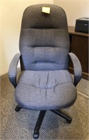 Grey & white office chair - fully adjustable