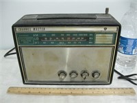 VINTAGE WORKING RADIO