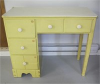 DECORATIVE FLAT TOP DESK