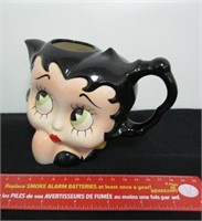 COLLECTIBLE BETTY BOOP MUG