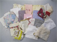 NICE VINTAGE LOT OF LINENS - CLEAN