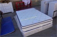 Child's bed mattress and box spring set