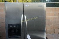 Frigidare Electrolux refigerator freezer