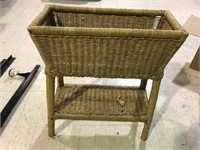 WICKER PLANT STAND