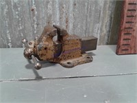 Small 3" bench vise