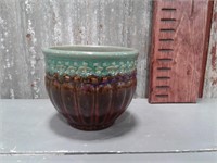 Brown/green pottety planter