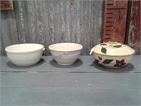 Watt covered casserole, banded bowl, Hull bowl