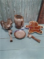 Frankoma brown pottery, Hull gingerbread man plate