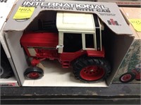 ERTL International 1586 Tractor w/ Cab