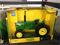 Ertl 1/16 Scale 1973 John Deere 4320 Diesel