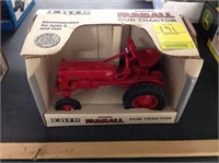 ERTL Farmall Cub Tractor