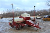 IH 400 4-Row Corn Planter, 36" Spacing w/ Extra