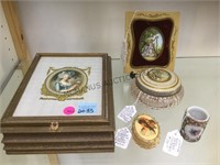 Vintage lot incl. hand painted items, trinket