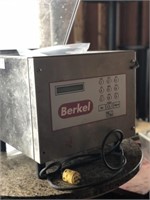 Berkel 250-S Vacuum Packaging Machine