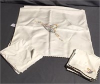 Vintage Embroidery Linens