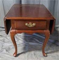 Hammary Double Drop Leaf End Table