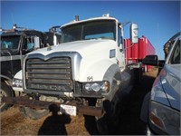 (unit 195) 2008 Mack Granite GU713 day cab