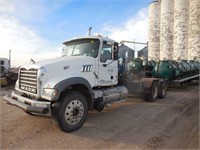 (unit 207) 2009 Mack GU713 day cab twin screw