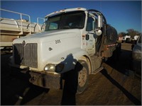 (unit 205) 2004 International 9200I day cab twinw