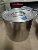 Stock pot with lid