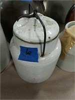 Ball lock crock jar