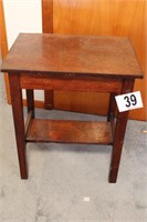 WOODEN SIDE TABLE 28 X 23 X 16.5