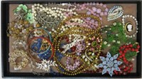 COLLECTION OF GLITZ AND GLITTER COSTUME JEWELRY