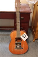 HARMONY CLASSIC GUITAR W/ FENDER STRING PACK