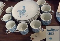 Blue Country fine porcelain 16 pc rooster set