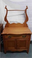 WASHSTAND WITH HARP BACK