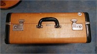 SMALL VINTAGE SUITCASE