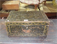 Vintage lacquerware Chinese jewellery box