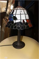Small leadlight shaded table lamp in working order