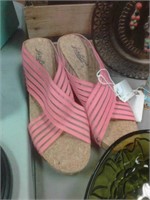 Pink Lucky brand sandals