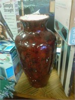Red black dotted vase