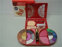 MISS ROSE Makhmali Make Up Kit