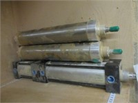 3 Pneumatic Cylinders