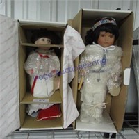 2 dolls