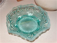8" Turquoise opalescence bowl