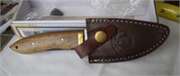 7.5" Skinning Knife w/ Stainless Blade, Leather
