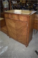 Vtg Chest of Drawers -