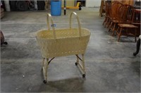 Vtg Bassinet w/ Handles